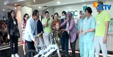 Anak Penjual Cilok di Garut Dapat Bantuan Operasi Jantung Gratis dari YPP SCTV-Indosiar Anak Penjual Cilok di Garut Dapat Bantuan Operasi Jantung Gratis dari YPP SCTV-Indosiar