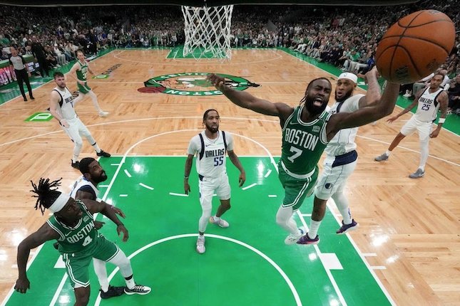 Jayson Tatum dan Jaylen Brown Menggila