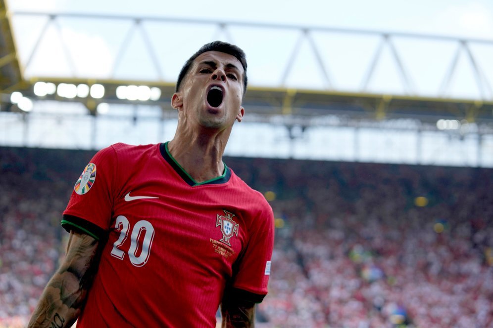 Resmi, Joao Cancelo Gabung Al Hilal