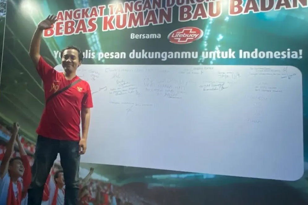 Malamnya Bola 2024: Bersama Lifebuoy, Para Pendukung Timnas Indonesia Angkat Tangan dan Beri Dukungan untuk Skuat Garuda