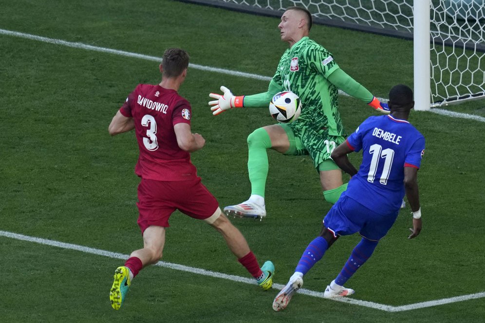 Man of the Match Prancis vs Polandia: Lukasz Skorupski Man of the Match Prancis vs Polandia: Lukasz Skorupski