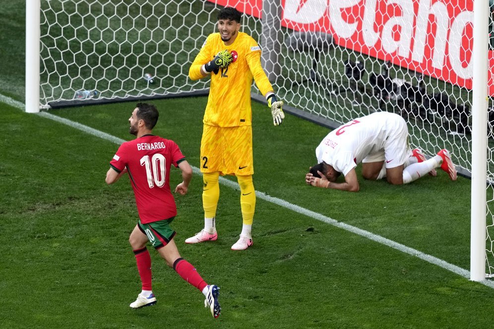 'No Look Own Goal' Timnas Turki di Euro 2024 'No Look Own Goal' Timnas Turki di Euro 2024
