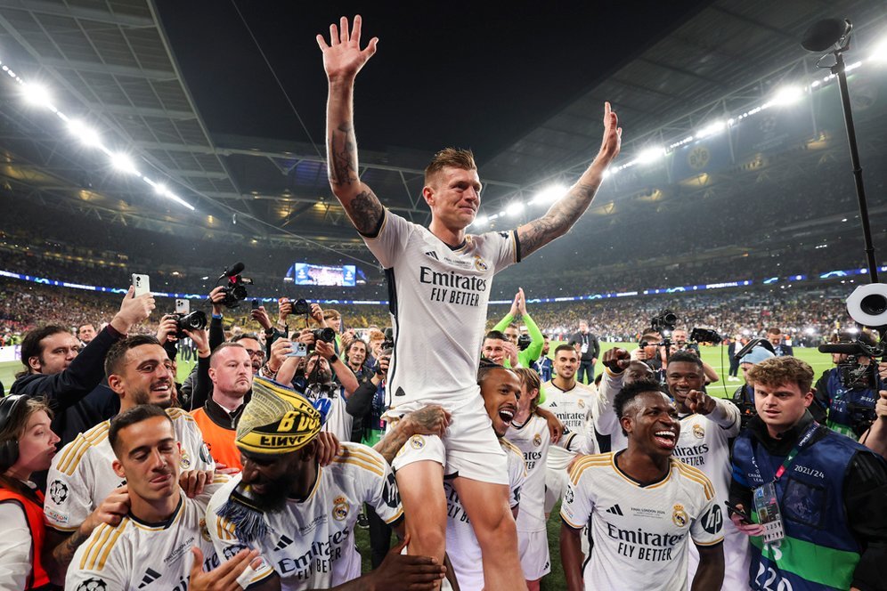 Sihir Terakhir Toni Kroos dengan Seragam Real Madrid Sihir Terakhir Toni Kroos dengan Seragam Real Madrid
