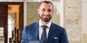 Comolli Naik Pangkat Jadi CEO Baru Juventus, Tak Ada Nama Giorgio Chiellini di Struktur Baru? Comolli Naik Pangkat Jadi CEO Baru Juventus, Tak Ada Nama Giorgio Chiellini di Struktur Baru?