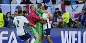 Contekan Penalti di Botol Minum Jordan Pickford: Akanji, Terjun ke Sisi Kiri! Contekan Penalti di Botol Minum Jordan Pickford: Akanji, Terjun ke Sisi Kiri!