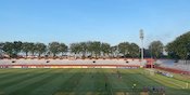 Pesona Gelora 10 Nopember yang Dekat dengan Rakyat: Di Tengah Laga Piala AFF U-19, Eh Ada Insiden Asap Hitam di Tribun Pesona Gelora 10 Nopember yang Dekat dengan Rakyat: Di Tengah Laga Piala AFF U-19, Eh Ada Insiden Asap Hitam di Tribun