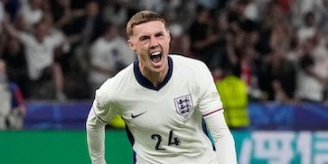 Jelang EPL 2024/25, Cole Palmer Healing Dulu Bareng Gadis Misterius Jelang EPL 2024/25, Cole Palmer Healing Dulu Bareng Gadis Misterius