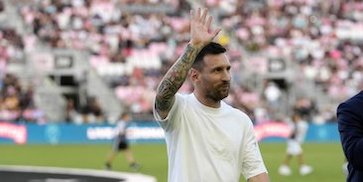 Bukan Messi? Ini 6 Eks Rekan Setimnya yang Tak Ang...