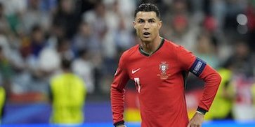 Cristiano Ronaldo Bikin Channel YouTube: Cuma 1,5 Jam Sudah lebih dari 1 Juta Subscriber, Langsung Dapat Golden Play Button Cristiano Ronaldo Bikin Channel YouTube: Cuma 1,5 Jam Sudah lebih dari 1 Juta Subscriber, Langsung Dapat Golden Play Button