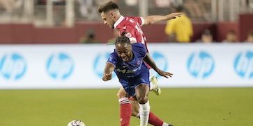 Tragisnya Karier Sterling: Ketika Kejayaan Berubah Jadi Keheningan di Usia Emas