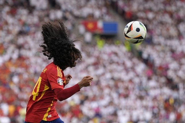 Cucurella Bersinar di Euro 2024