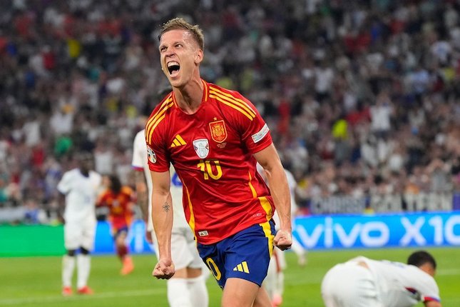 Selebrasi Dani Olmo dalam laga Spanyol vs Prancis di semifinal Euro 2024, Rabu (10/7/2024). (c) AP Photo/Manu Fernandez