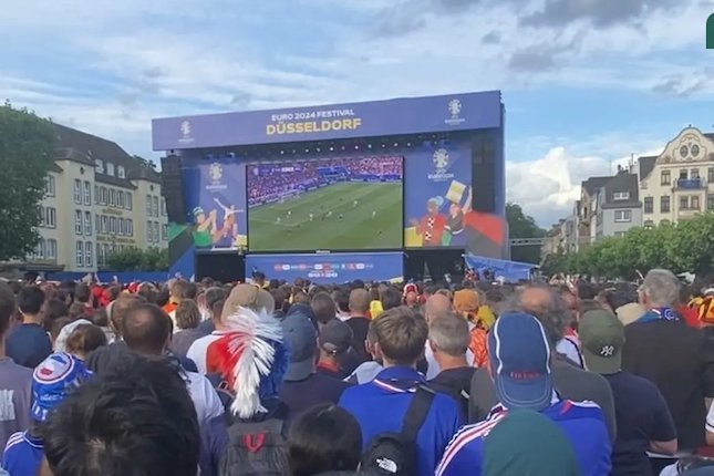 Dominasi Suporter Belgia di Fan Zone