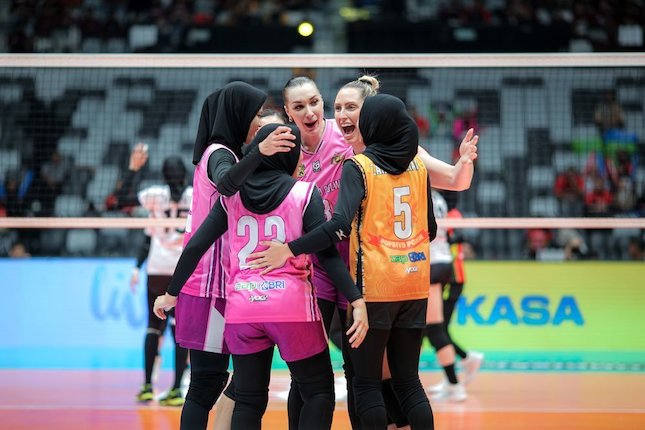 Set Keempat Milik Popsivo Polwan