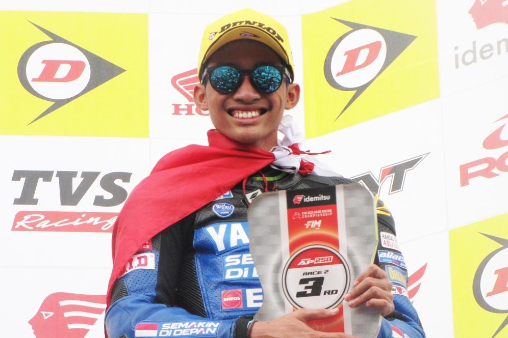 Doa Mama Jadi Pendukung Terbesar Arai Agaska Naik Podium di Race 2 AP250 ARRC Mandalika 2024