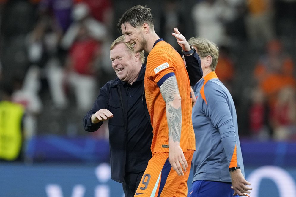 Tempat Latihan Timnas Belanda Memanas! Wout Weghorst Cekcok dengan Jurrien Timber, Ada Apa?