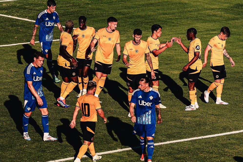 Waduh! Pemain Como Diklaim Bersikap Rasis Pada Striker Wolverhampton Asal Korea Selatan Ini Waduh! Pemain Como Diklaim Bersikap Rasis Pada Striker Wolverhampton Asal Korea Selatan Ini