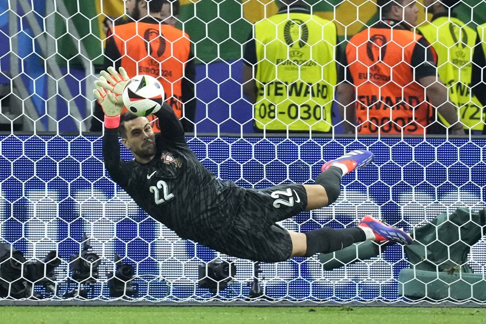 Cari Kiper Baru, Barcelona Bidik Kiper Timnas Portugal Ini Cari Kiper Baru, Barcelona Bidik Kiper Timnas Portugal Ini