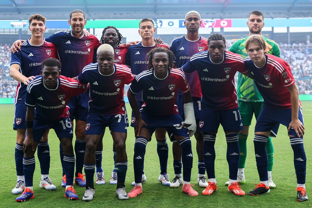 Maarten Paes Kebobolan 2 Gol, FC Dallas Kalah Tipis dari Sporting KC