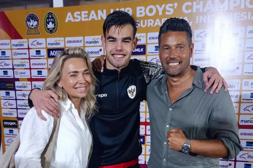 Betapa Bahagianya Jens Raven: Cetak 2 Gol di Timnas Indonesia U-19 Saat Ditonton Langsung Bapak Ibunya