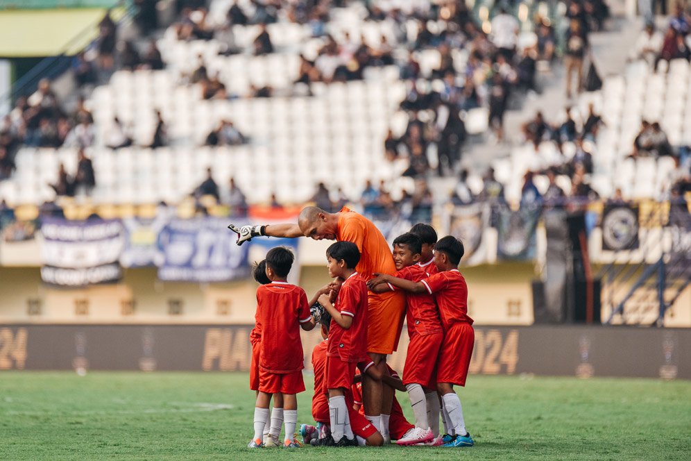 Geliat UMKM di Dalam Lapangan Piala Presiden Geliat UMKM di Dalam Lapangan Piala Presiden