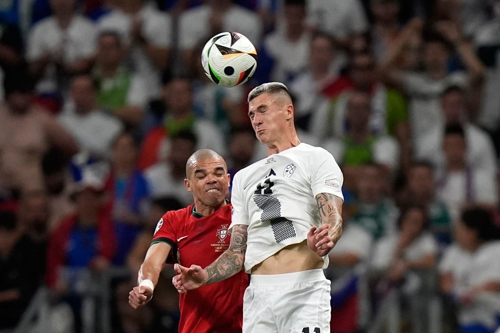 MU Sisipkan Klausul Pemotongan Gaji dalam Kontrak Benjamin Sesko, Sama Seperti Cristiano Ronaldo: Potong 25 Persen!