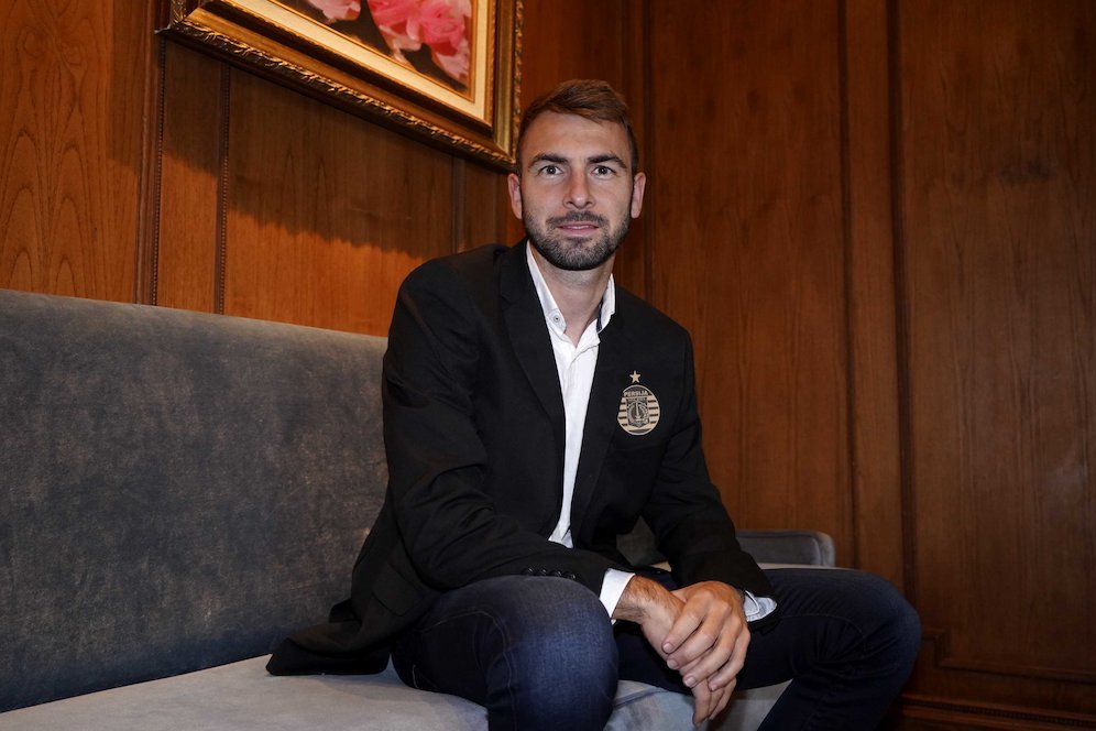Gelandang Asing Baru Persija Jakarta Sebut Gaya Bermainnya Mirip Rodri Pemain Terbaik Euro 2024 Gelandang Asing Baru Persija Jakarta Sebut Gaya Bermainnya Mirip Rodri Pemain Terbaik Euro 2024
