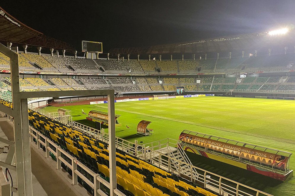 Pengalaman Liputan Malam Hari di Stadion Gelora Bung Tomo: Beres Jam 11 Malam, Jauh dari Pusat Kota, Lanjut Saturday Night Ride! Pengalaman Liputan Malam Hari di Stadion Gelora Bung Tomo: Beres Jam 11 Malam, Jauh dari Pusat Kota, Lanjut Saturday Night Ride!