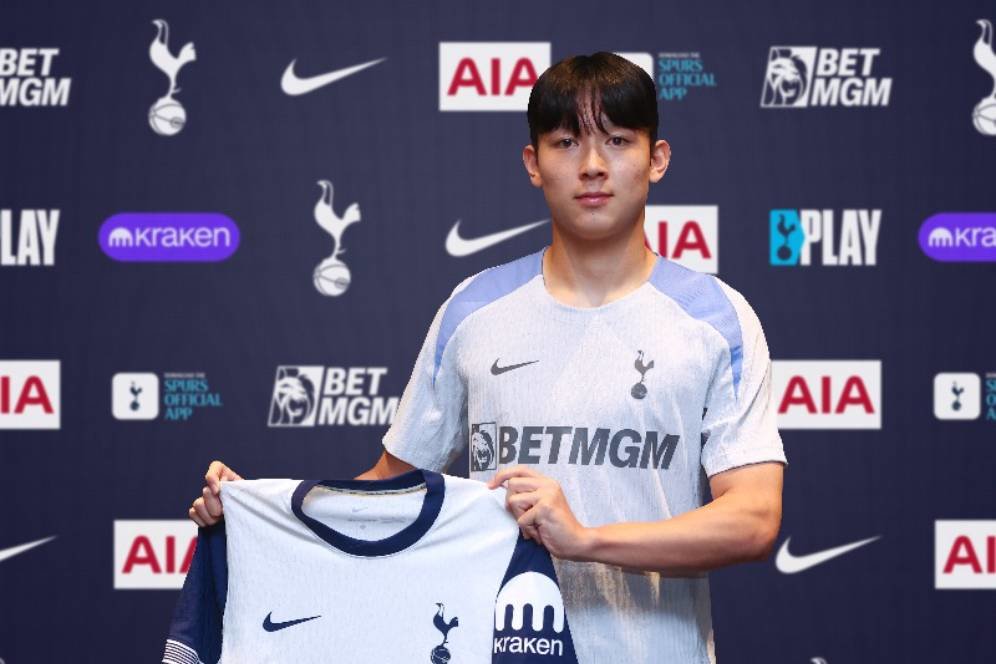 Disebut The Next Son Heung-min, Tottenham Resmi Dapatkan Bintang Muda Korea Selatan Disebut The Next Son Heung-min, Tottenham Resmi Dapatkan Bintang Muda Korea Selatan