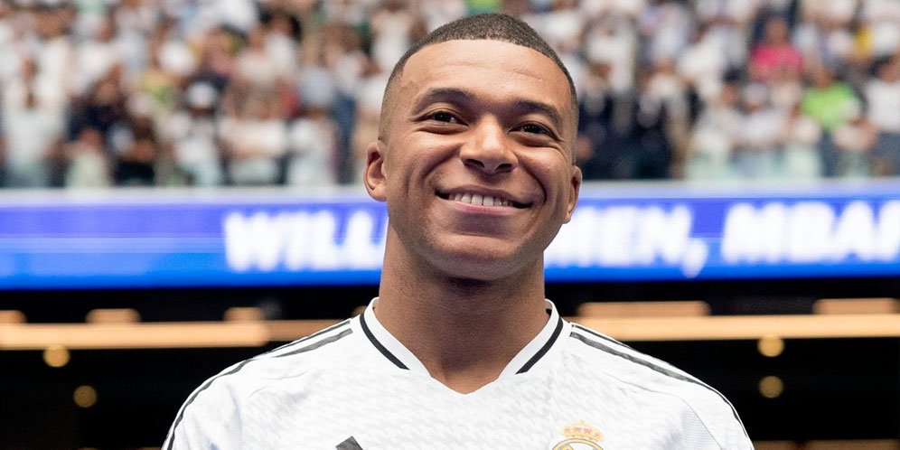 Langsung Ngegas! Kylian Mbappe Bisa Angkat Trofi di Laga Resmi Pertama untuk Real Madrid