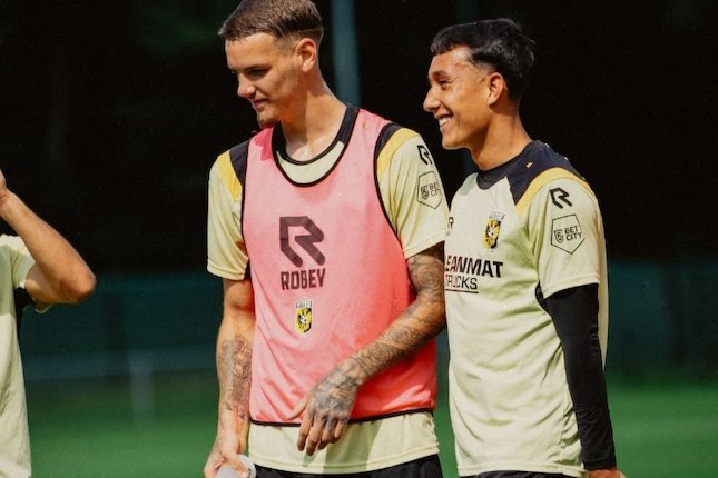 Awal Karier dan Pengembangan di Vitesse