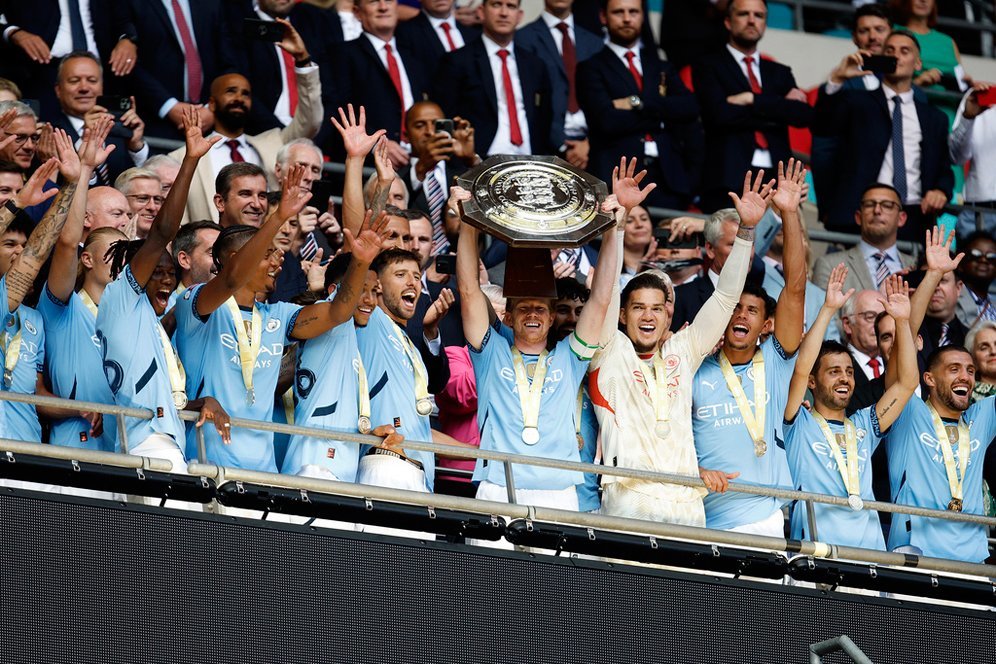 Selamat! Man City Juara Community Shield 2024 Usai Kalahkan MU Lewat Adu Penalti Selamat! Man City Juara Community Shield 2024 Usai Kalahkan MU Lewat Adu Penalti