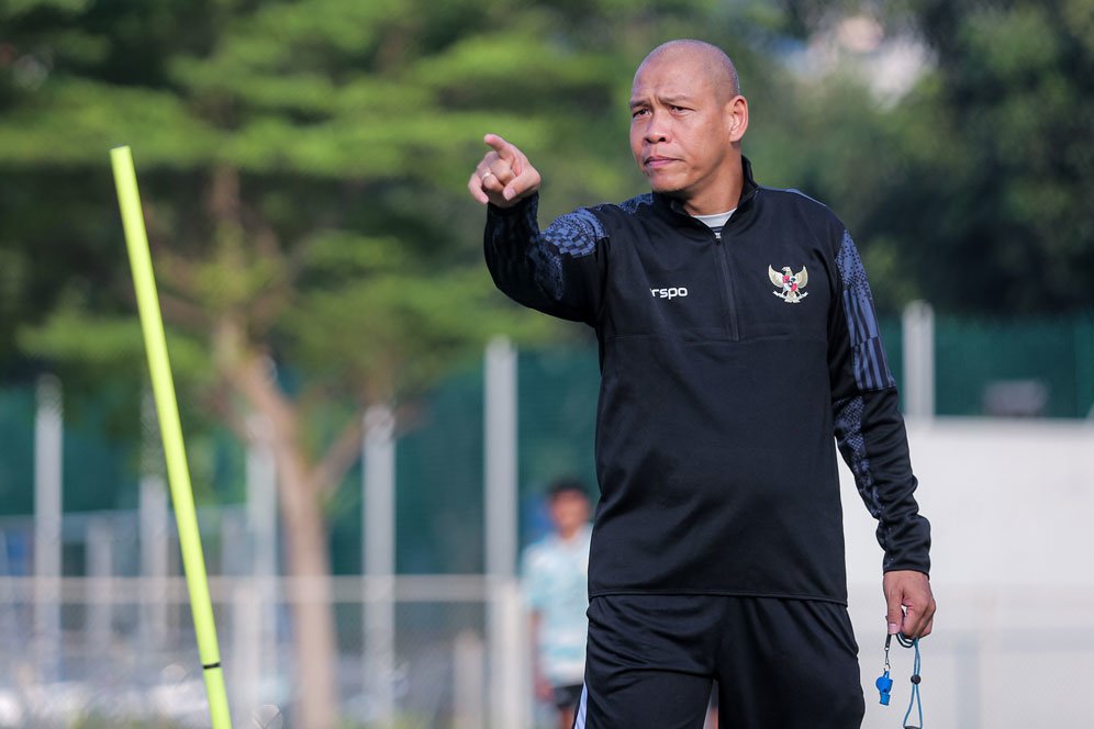 Thom Haye Puji Habis Nova Arianto yang Loloskan Timnas Indonesia U-17 ke Piala Dunia U-17 2025