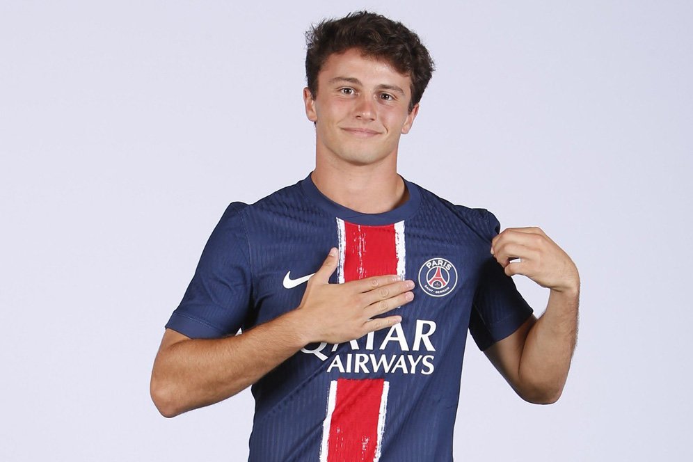 PSG Resmi Kenalkan Joao Neves PSG Resmi Kenalkan Joao Neves