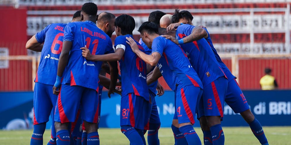 Ditegur PT LIB, Arema FC Benahi Lapangan Stadion Soepriadi Kota Blitar