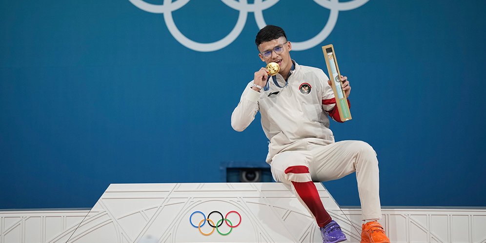 Sepatu Beda Warna nan Nyentrik Rizki Juniansyah Pengantar Menuju Medali Emas Olimpiade 2024