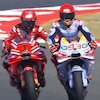 Ducati Taxi: Kehabisan Bensin, Pecco Bagnaia 'Digandeng' Marc Marquez ke Garasi di MotoGP Mandalika 2024 Ducati Taxi: Kehabisan Bensin, Pecco Bagnaia 'Digandeng' Marc Marquez ke Garasi di MotoGP Mandalika 2024