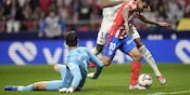 Kisruh Derbi Madrid: Ultras Atleti Lempari Courtois, Laga Ditunda, dan Bantuan Koke