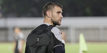 Maarten Paes Tak Sabar Nyanyi Tanah Airku Bareng Suporter Indonesia di GBK