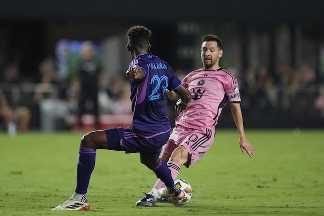 Pogba Bisa Main Bareng Messi