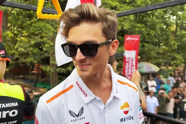 Luca Marini Kaget Jalanan Dipenuhi Orang