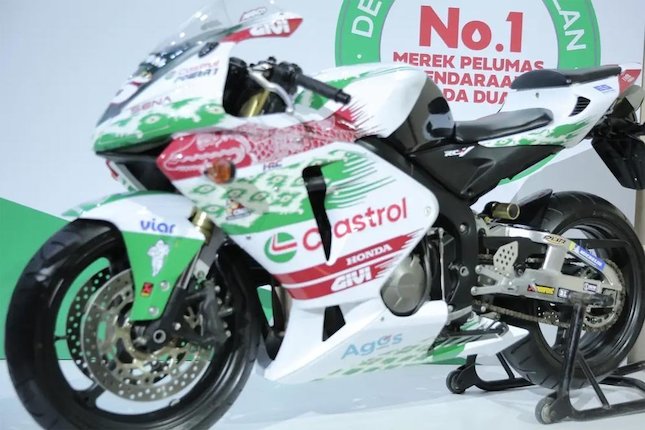 Latar Belakang Motif Batik yang Dipakai Johann Zarco