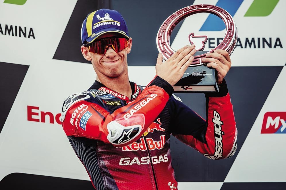 Taati Aturan Indonesia, Ini Alasan Pedro Acosta Tak Semprot Prosecco di Podium MotoGP Mandalika 2024