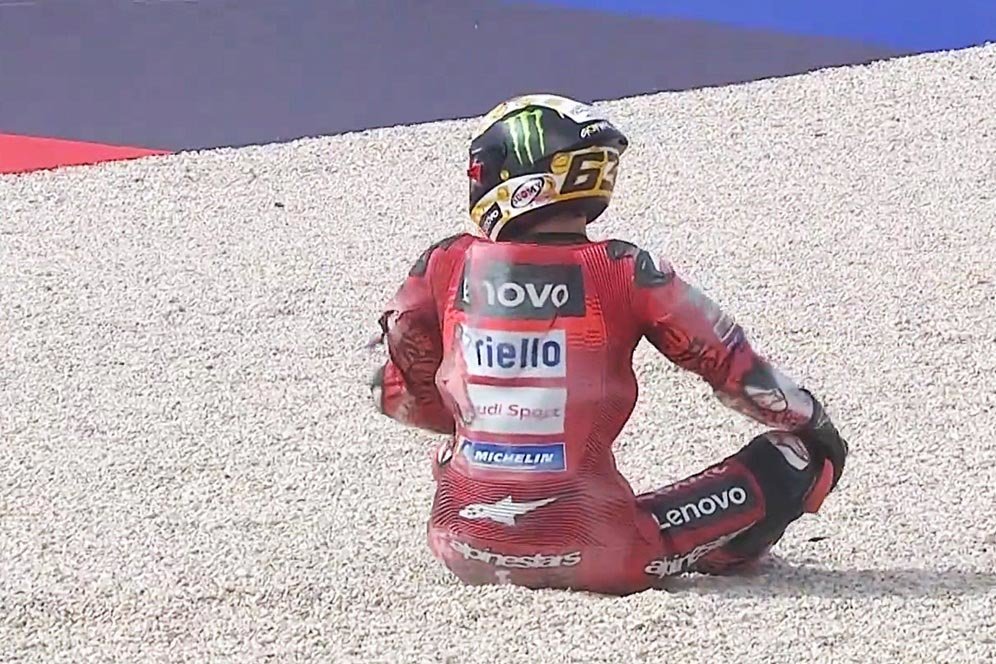 Pecco Bagnaia Bingung Kecelakaan di MotoGP Emilia Romagna: Ban Saya Aneh Sejak Awal, Nggak Normal!