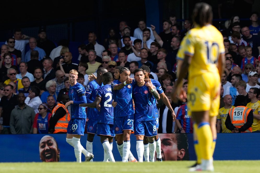 Chelsea & MU Diprediksi Tak Bisa Finis Empat Besar Musim Ini Chelsea & MU Diprediksi Tak Bisa Finis Empat Besar Musim Ini