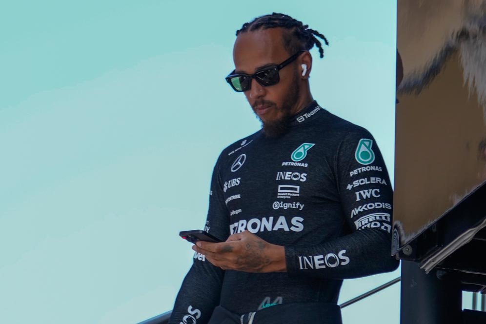 Liberty Media Akhirnya Konfirmasi Ketertarikan Lewis Hamilton Beli Tim MotoGP