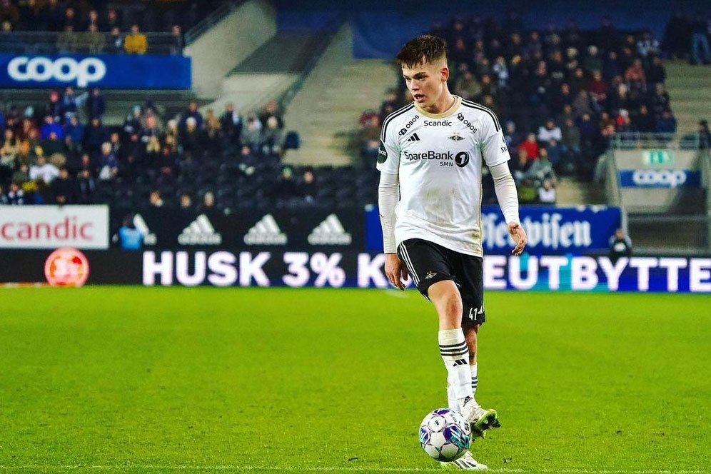 Manchester United Incar 'Titisan' Frenkie De Jong dari Norwegia Manchester United Incar 'Titisan' Frenkie De Jong dari Norwegia