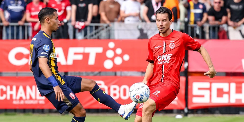 Derby Indonesia di Eredivisie: Thom Haye & Mees Hilgers Sama-sama Starter, Almere Dibantai Twente 0-5!