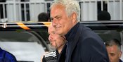 Jose Mourinho Coba Selebrasi Knee Slide Usai Fenerbahce Sikat Trabzonspor, Jadinya Malah Nyungsep Jose Mourinho Coba Selebrasi Knee Slide Usai Fenerbahce Sikat Trabzonspor, Jadinya Malah Nyungsep