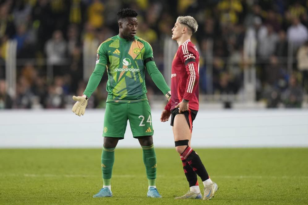 Rapor Pemain MU Saat Imbang di Markas Fenerbahce: Onana dan Ugarte Keren, Zirkzee Bapuk, Mazraoui Yakin Pemain Nomor 10? Rapor Pemain MU Saat Imbang di Markas Fenerbahce: Onana dan Ugarte Keren, Zirkzee Bapuk, Mazraoui Yakin Pemain Nomor 10?